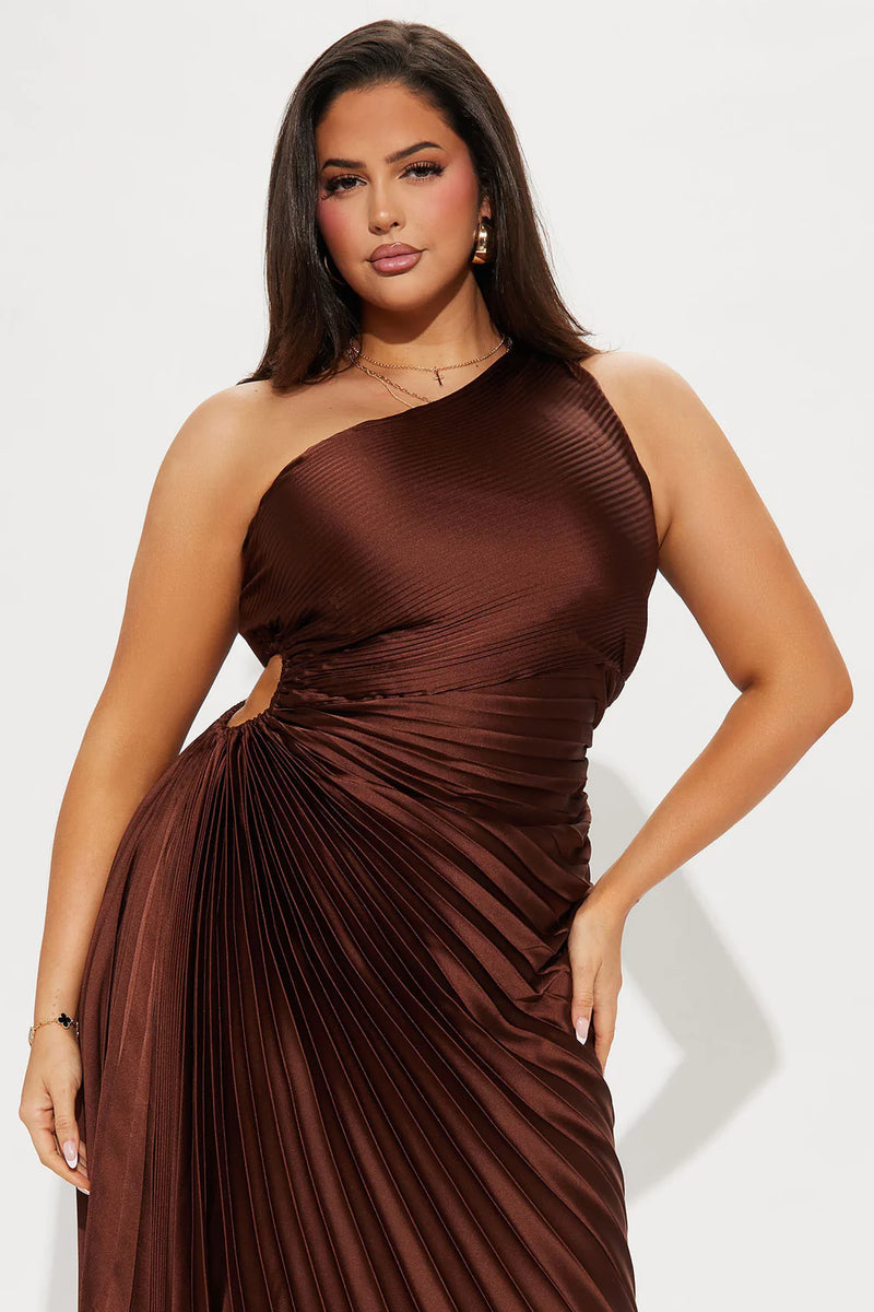 The Goddess Silhouette Maxi Dress