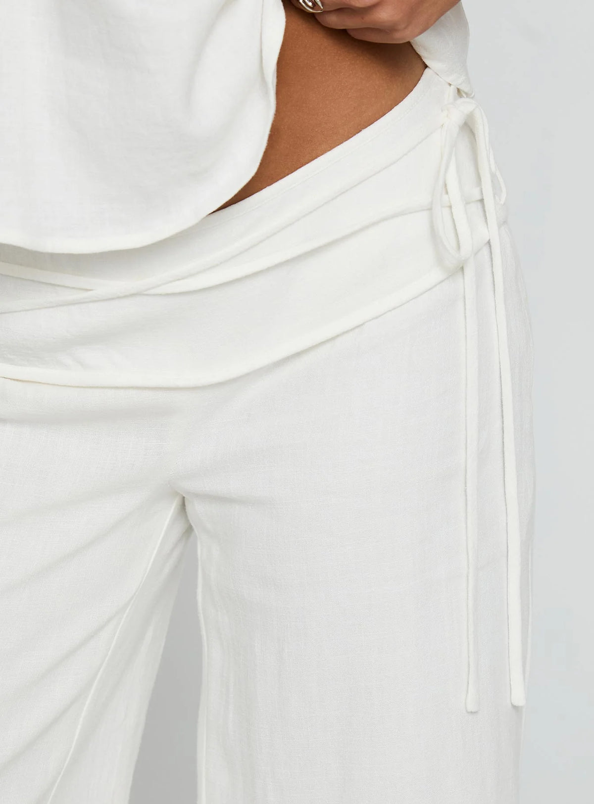 The Saint-Tropez Linen Wide-Leg Trousers